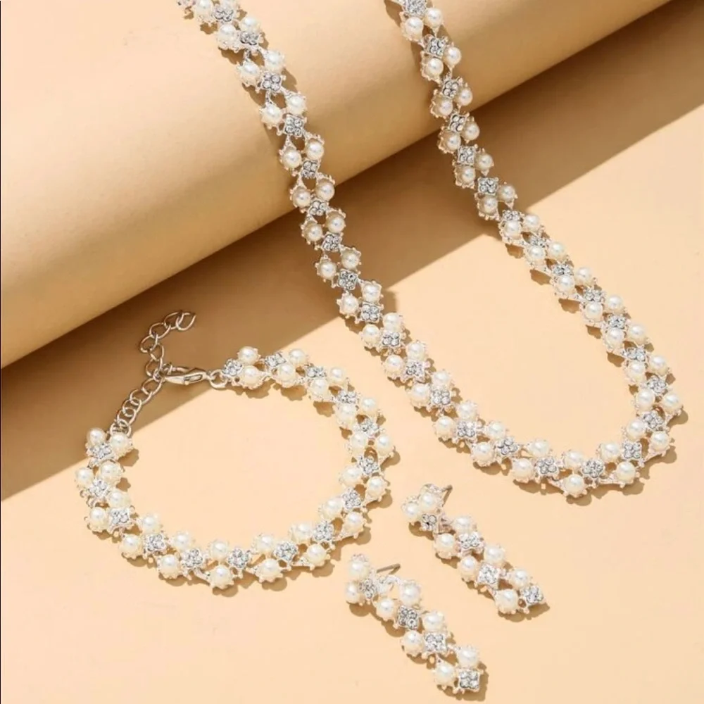 Faux Pearl Jewelry Set